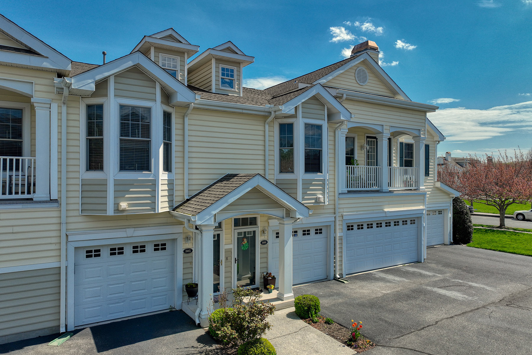 Stunning Paynters Mill condo 2 Bedroom / 2 Bath condo Be in for