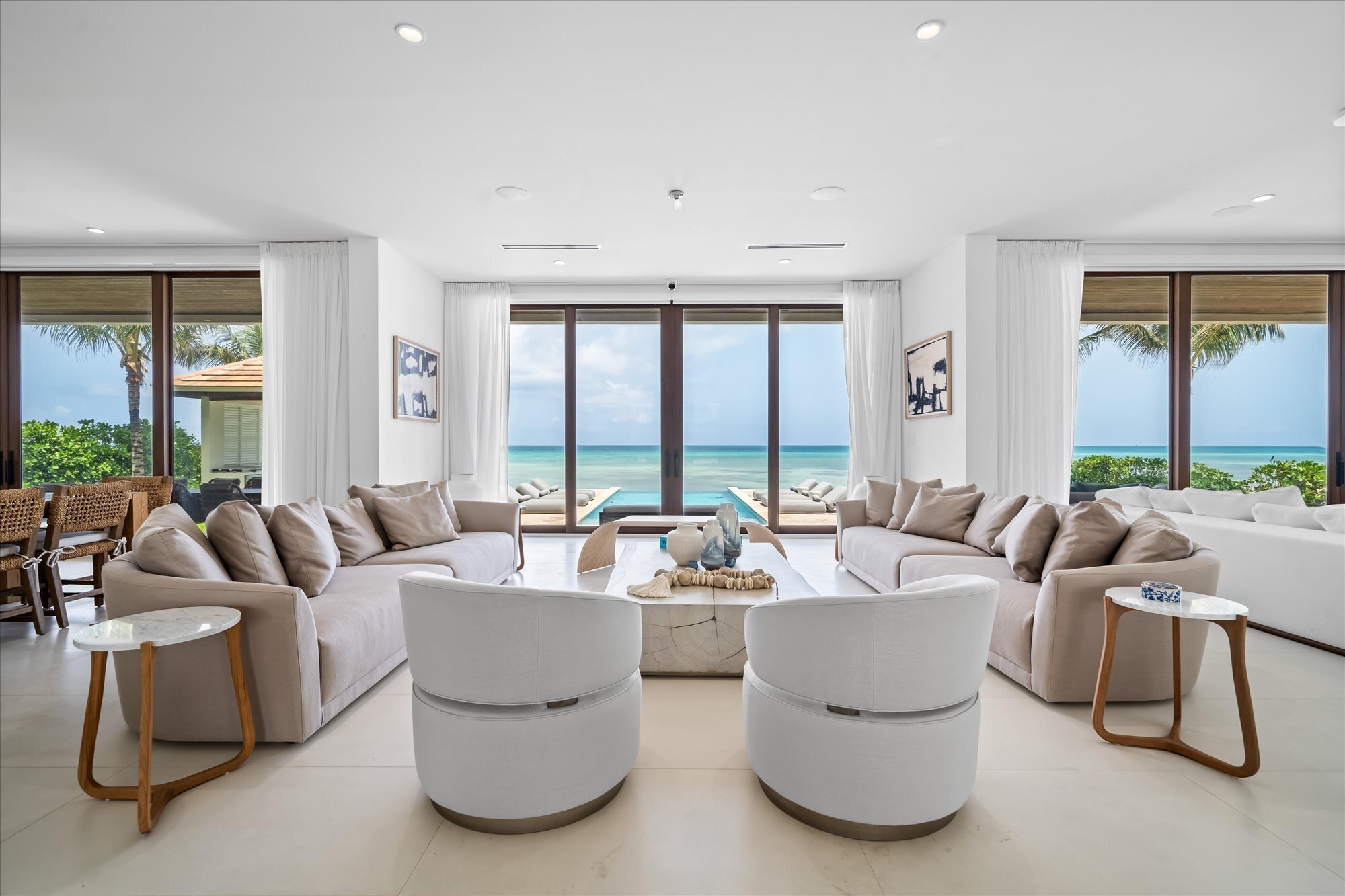 Luxury waterfront property in The Bahamas