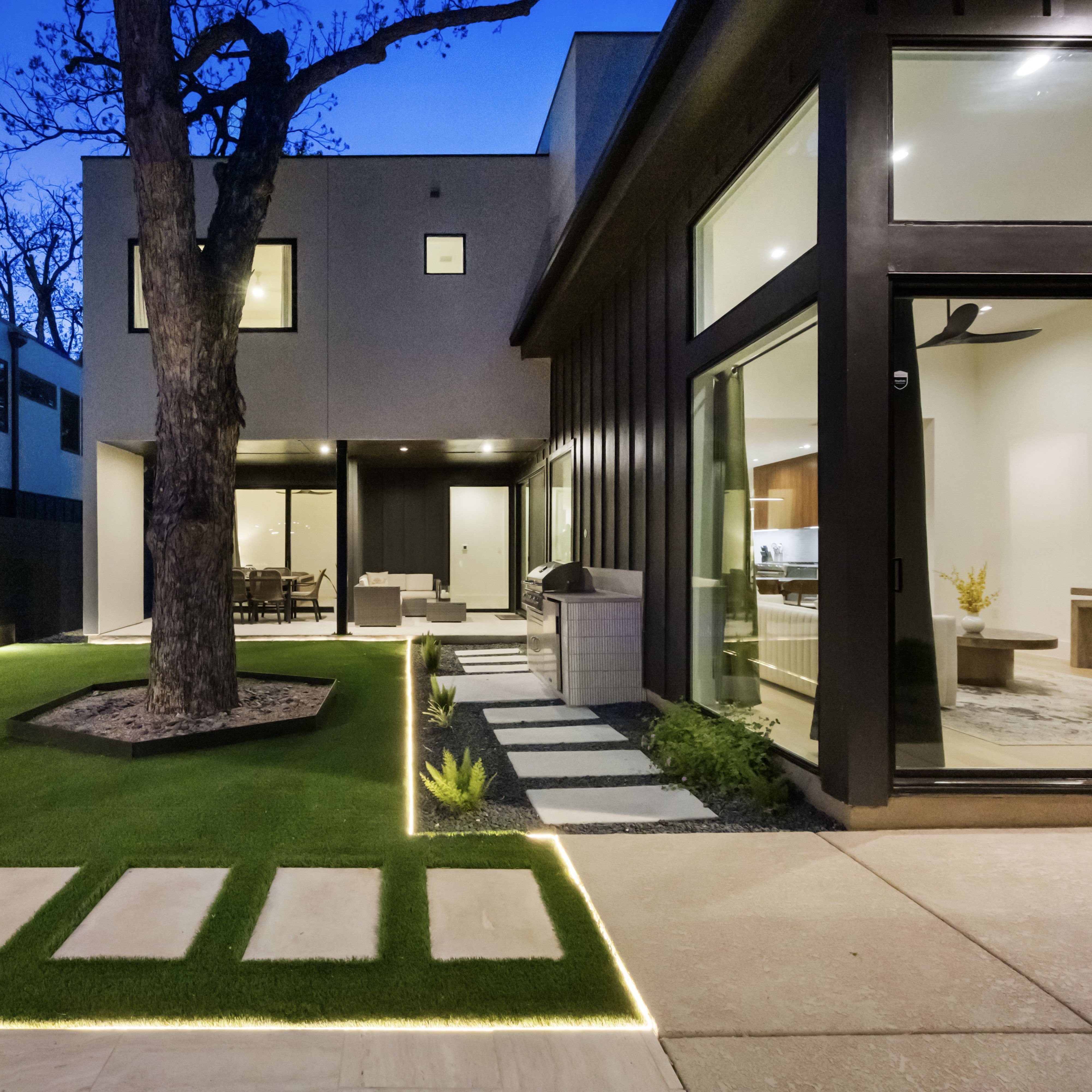 3201 Holton Street